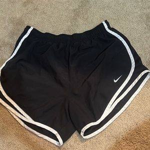 black and white nike shorts